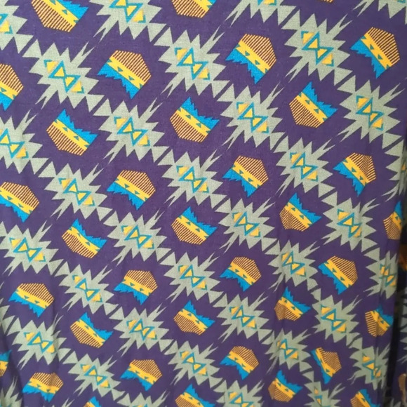 LulaRoe Green Aztec Print Irma Tunic - Picture 3 of 5